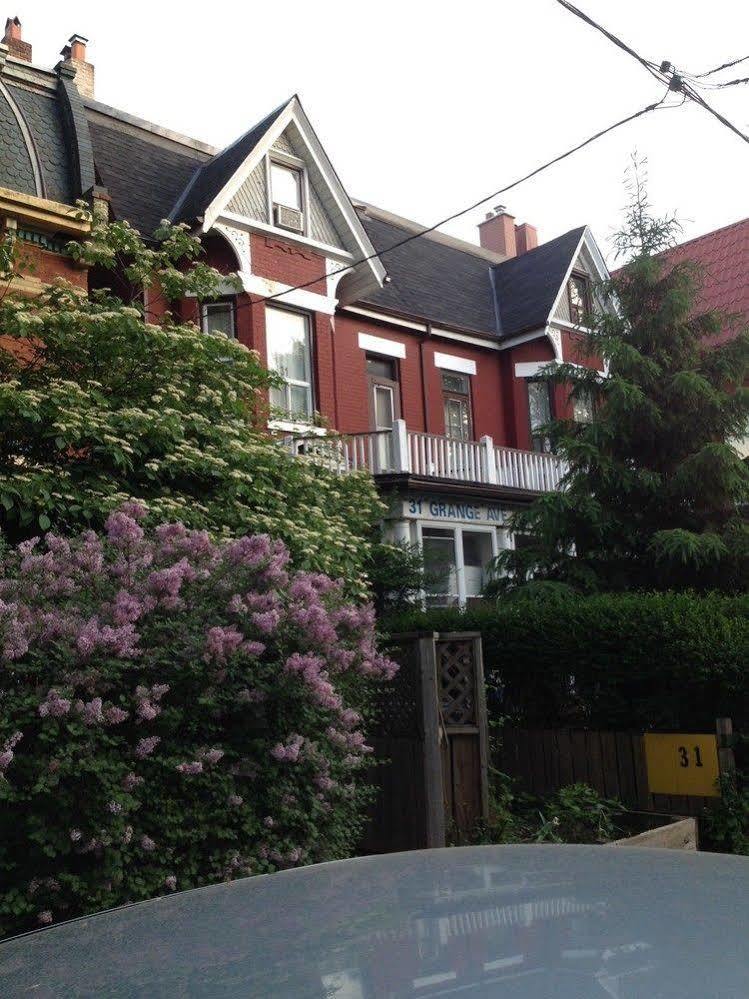 Chinatown Travellers Home Toronto Exterior foto